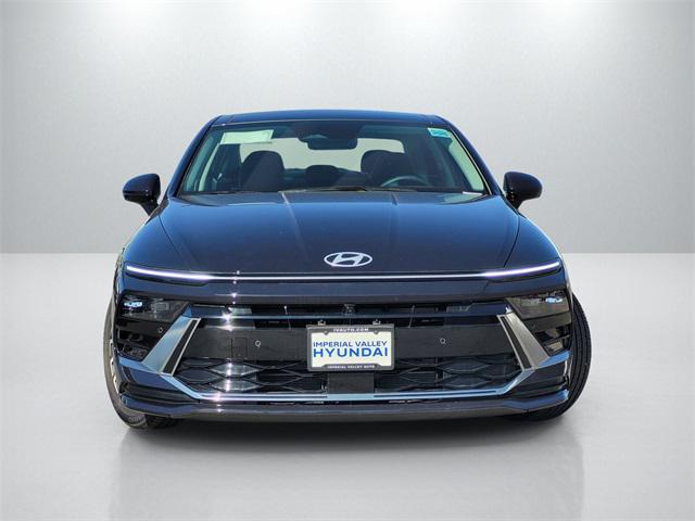 2025 Hyundai Sonata Hybrid Limited photo 2