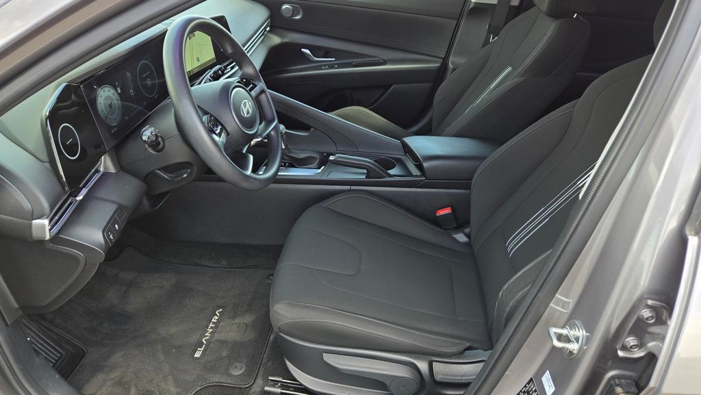 2024 Hyundai Elantra SEL - Photo 13