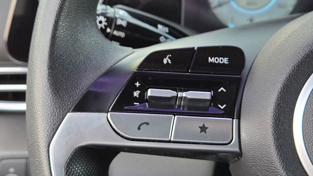 2024 Hyundai Elantra SEL - Photo 18