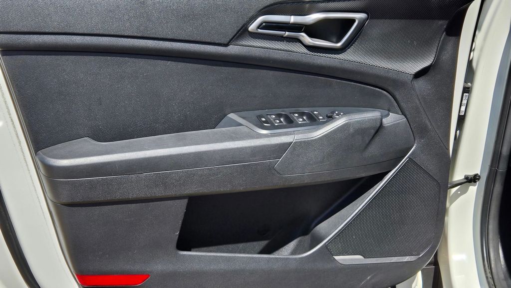 2024 Kia Sportage LX - Photo 15
