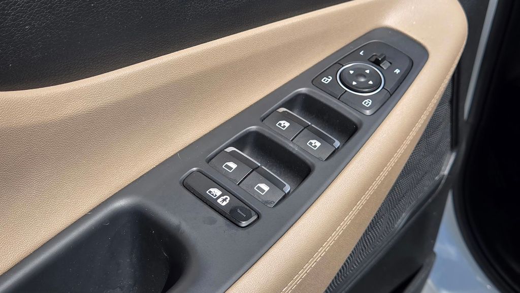 2023 Hyundai Santa Fe SEL - Photo 16
