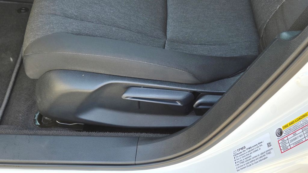 2025 Honda Accord LX - Photo 14