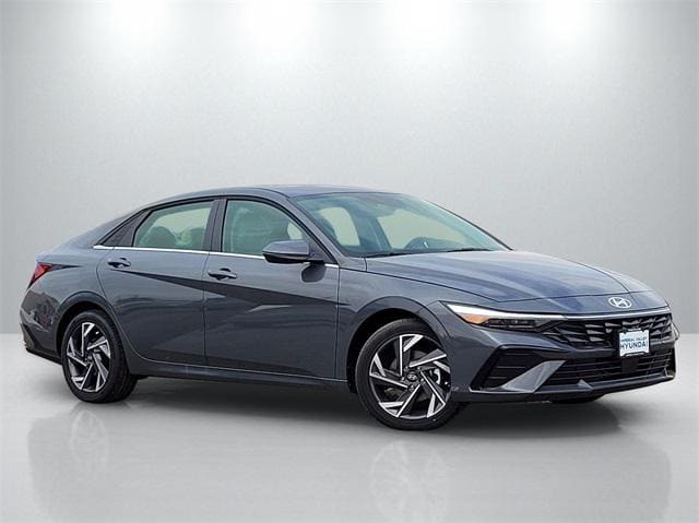 2025 Hyundai Elantra Limited's photo