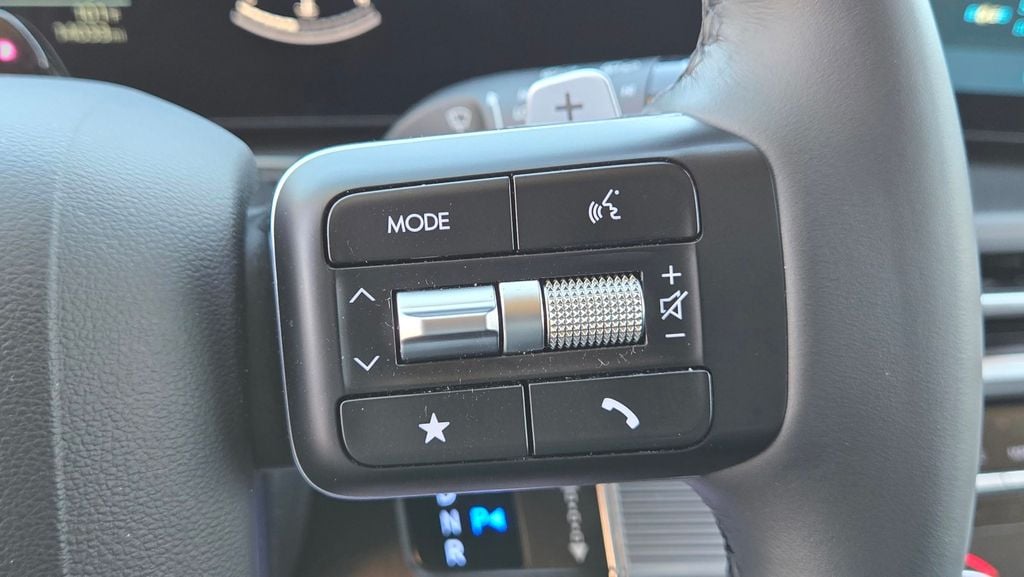 2025 Hyundai Santa Fe SEL - Photo 19