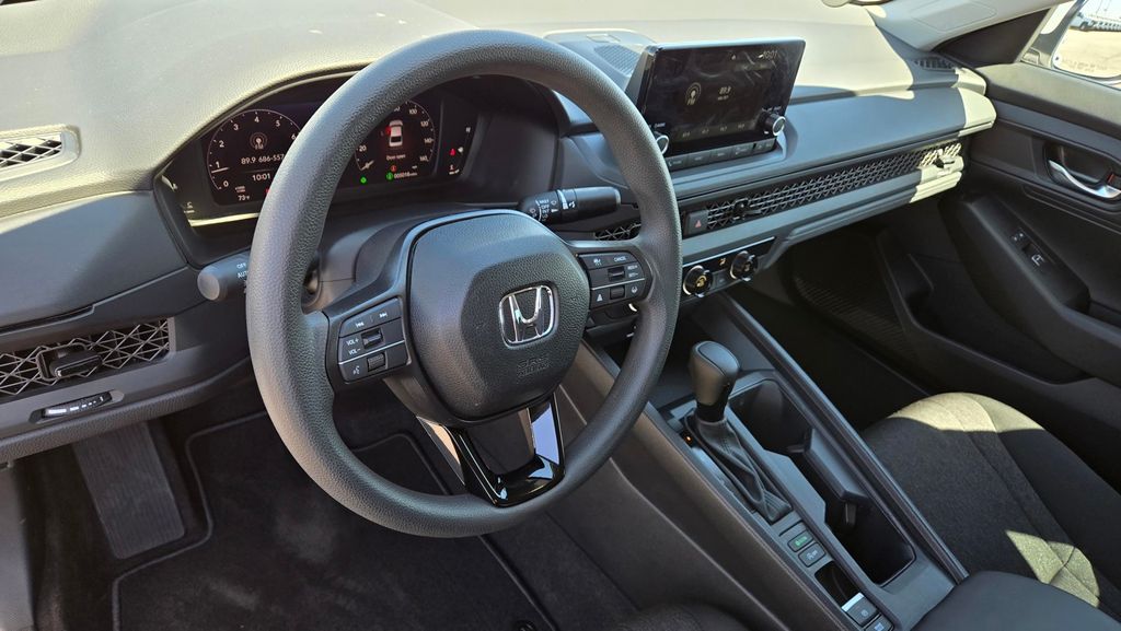 2025 Honda Accord LX - Photo 9