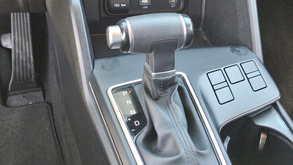 2024 Kia Sportage LX - Photo 24