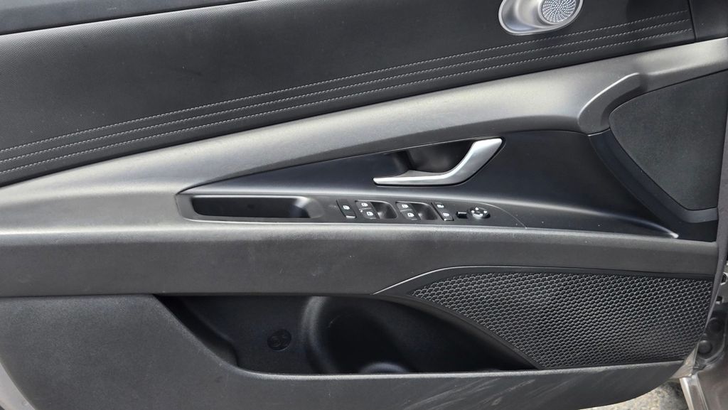 2024 Hyundai Elantra SEL - Photo 15