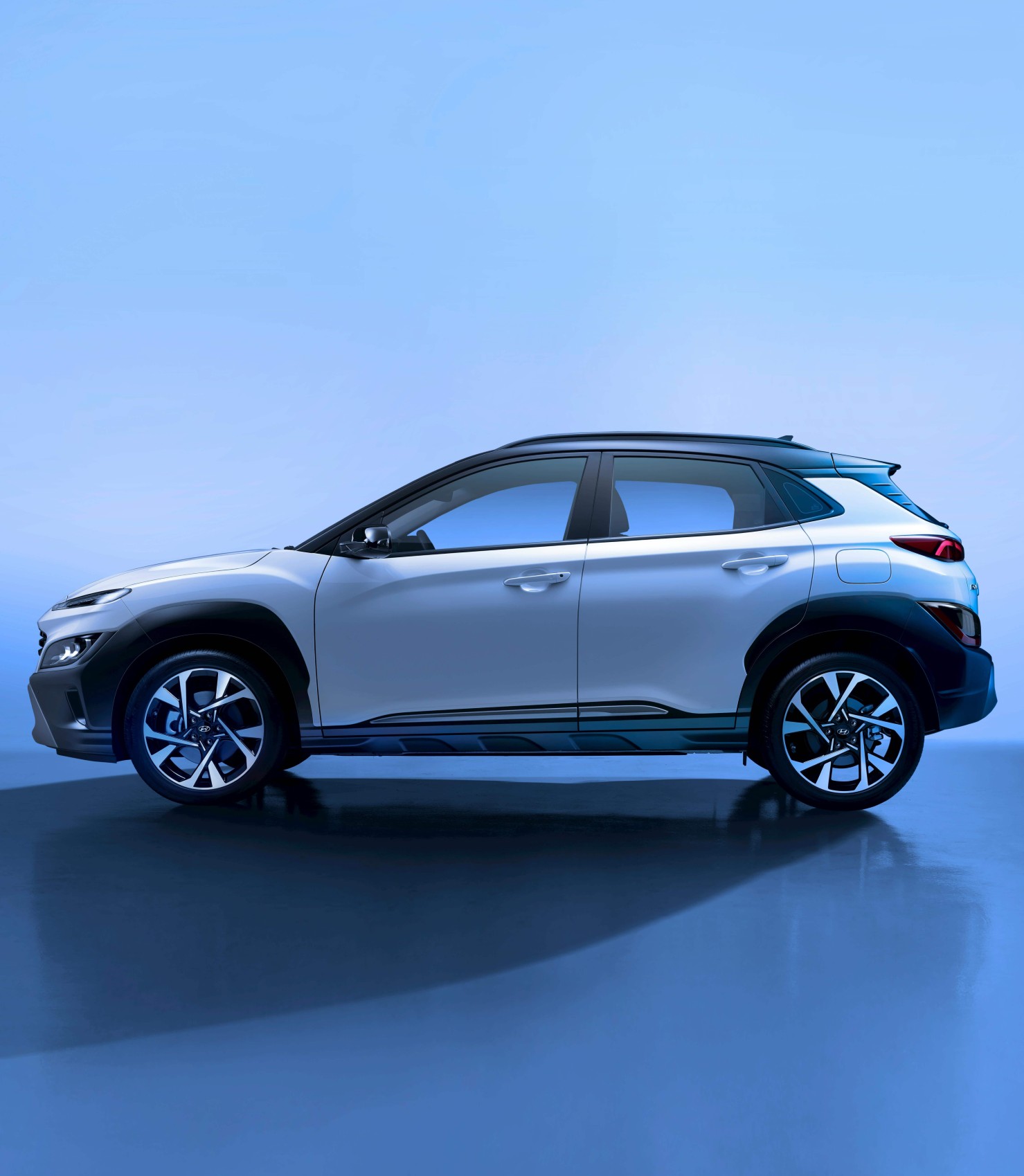 Side view of the Hyundai Kona