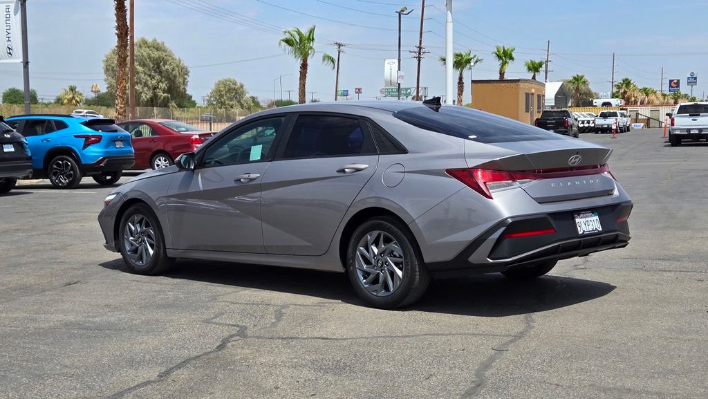 2024 Hyundai Elantra SEL - Photo 6