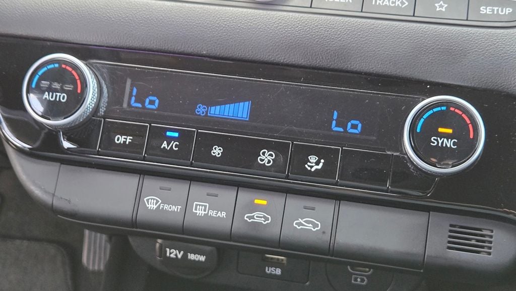 2024 Hyundai Elantra SEL - Photo 22