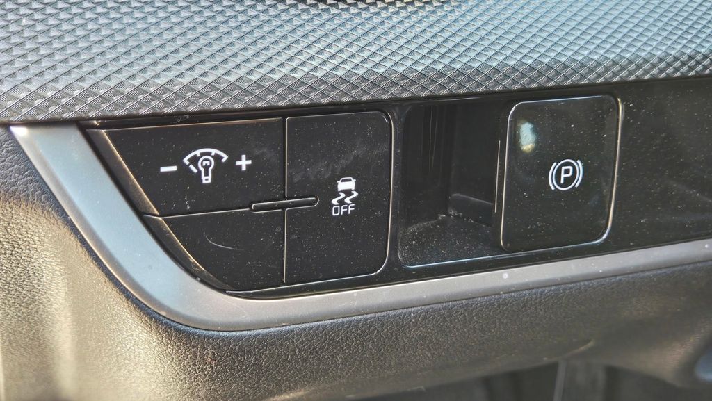 2024 Kia Sportage LX - Photo 17