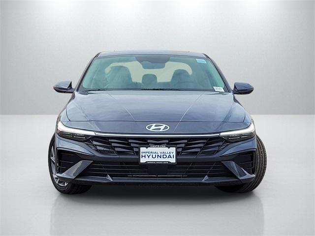 2025 Hyundai Elantra Limited photo 2