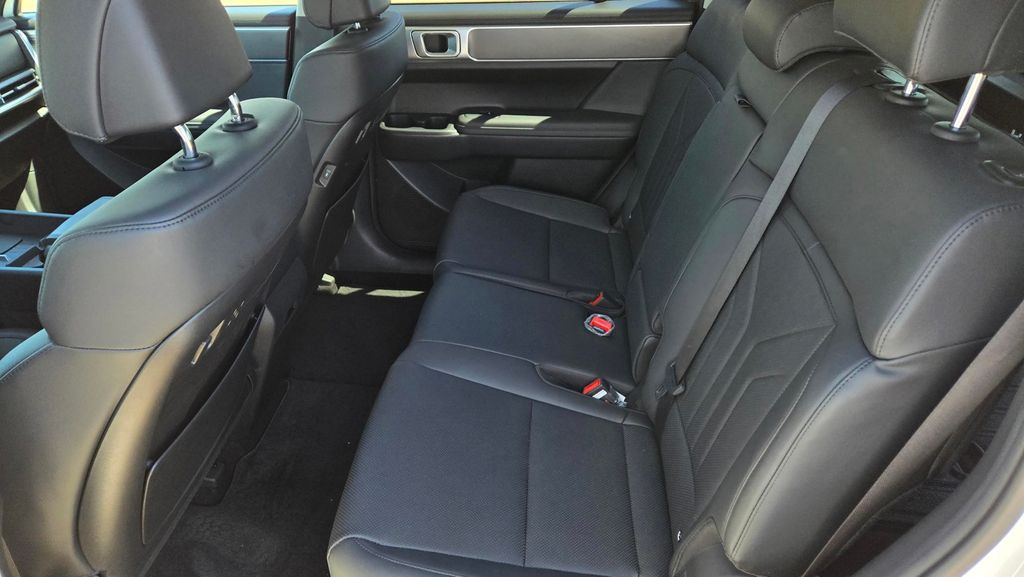 2025 Hyundai Santa Fe SEL - Photo 11
