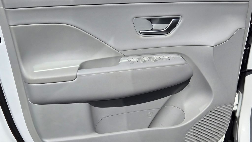 2026 Hyundai Kona SEL Premium - Photo 15