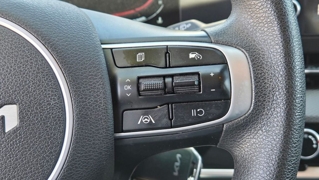 2024 Kia Sportage LX - Photo 19