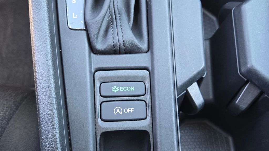 2025 Honda Accord LX - Photo 24