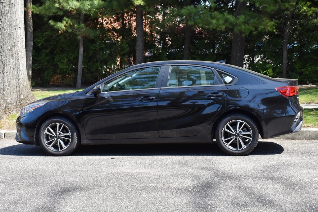 Used 2022 Kia Forte LXS Sedan