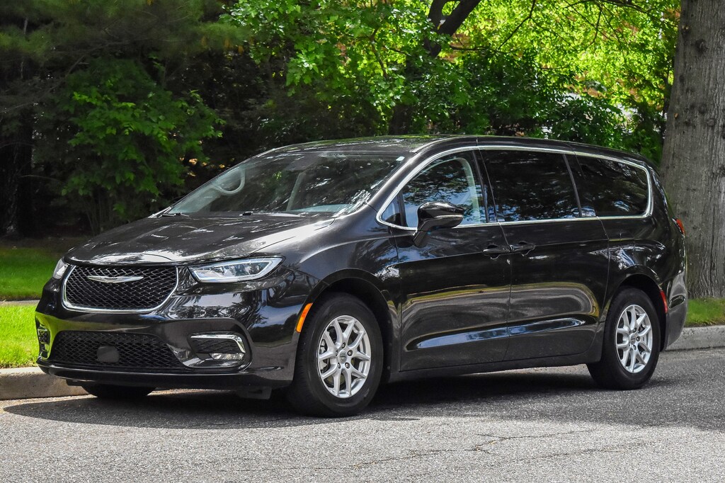Used 2024 Chrysler Pacifica Touring L Van Passenger Van