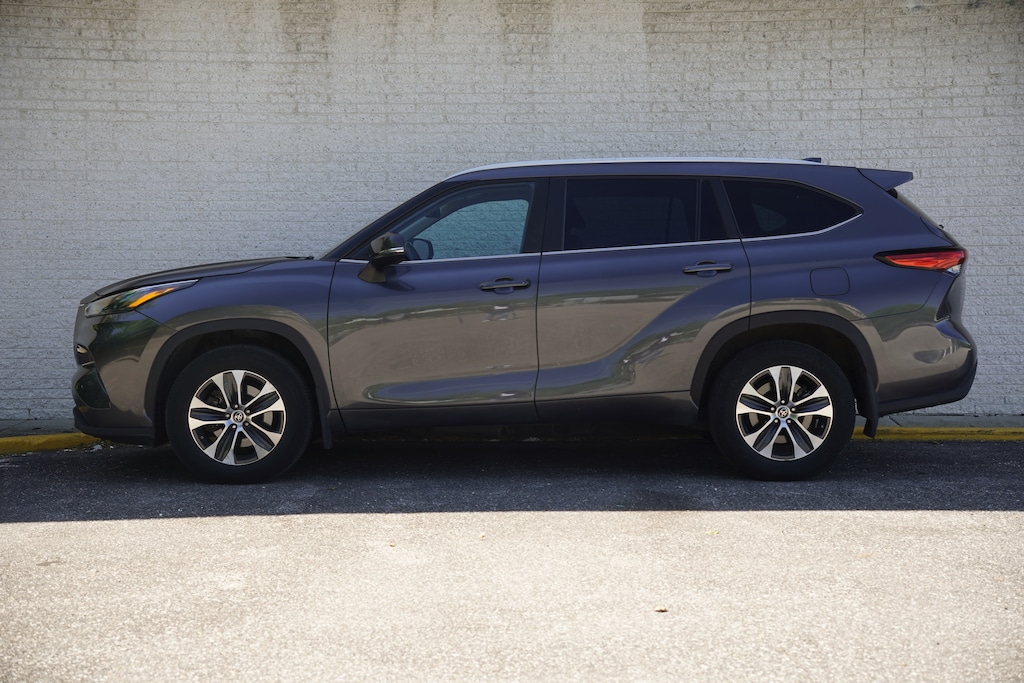 Used 2023 Toyota Highlander XLE SUV
