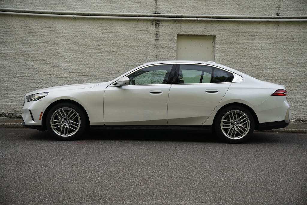 Used 2025 BMW 530i xDrive Sedan