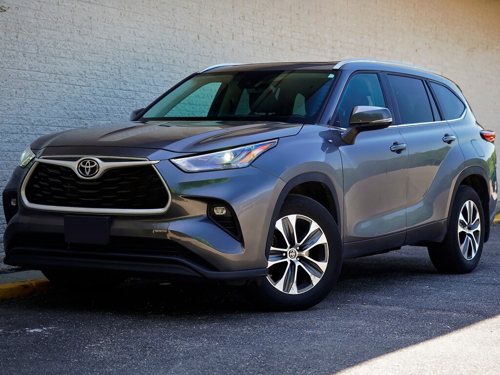 Used 2023 Toyota Highlander XLE SUV