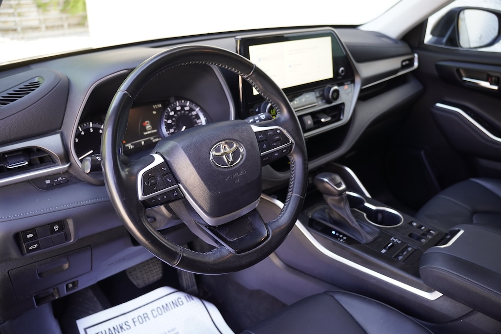 Used 2023 Toyota Highlander XLE SUV