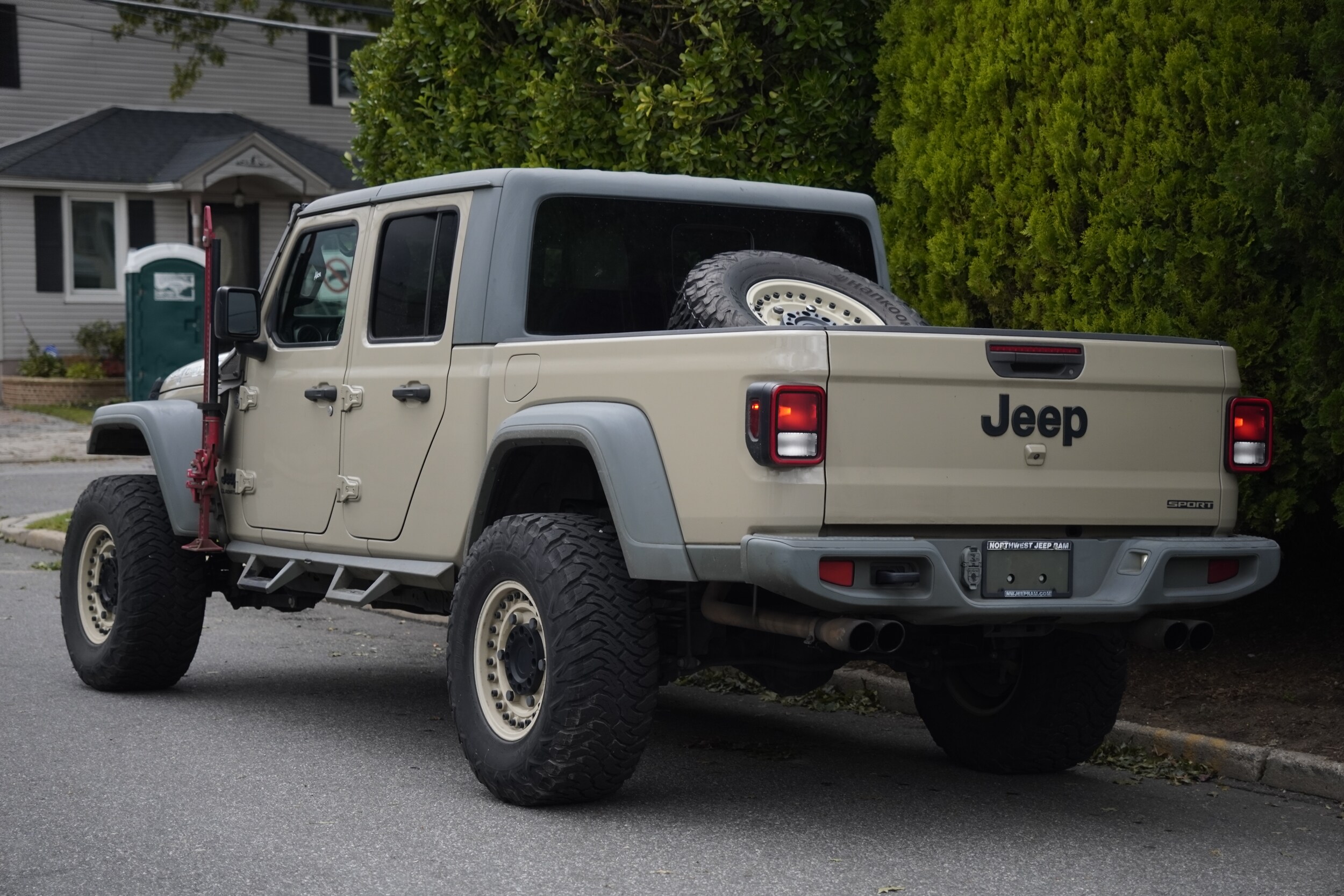 Used 2020 Jeep Gladiator Sport Truck Crew Cab