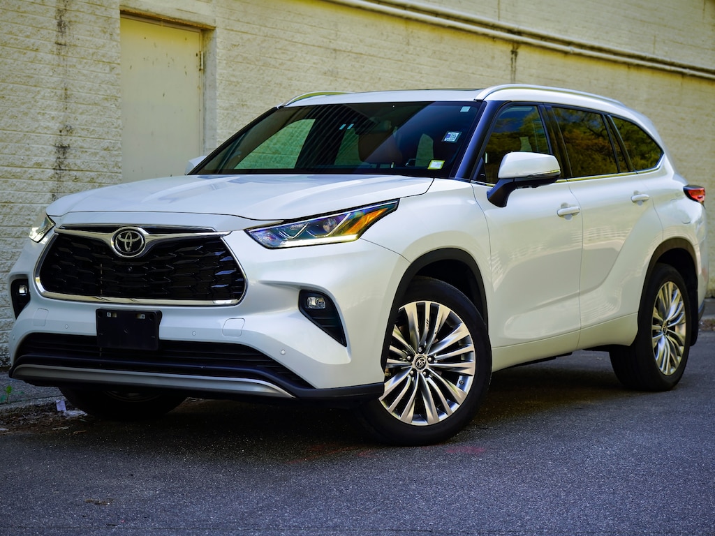 Used 2023 Toyota Highlander XSE SUV