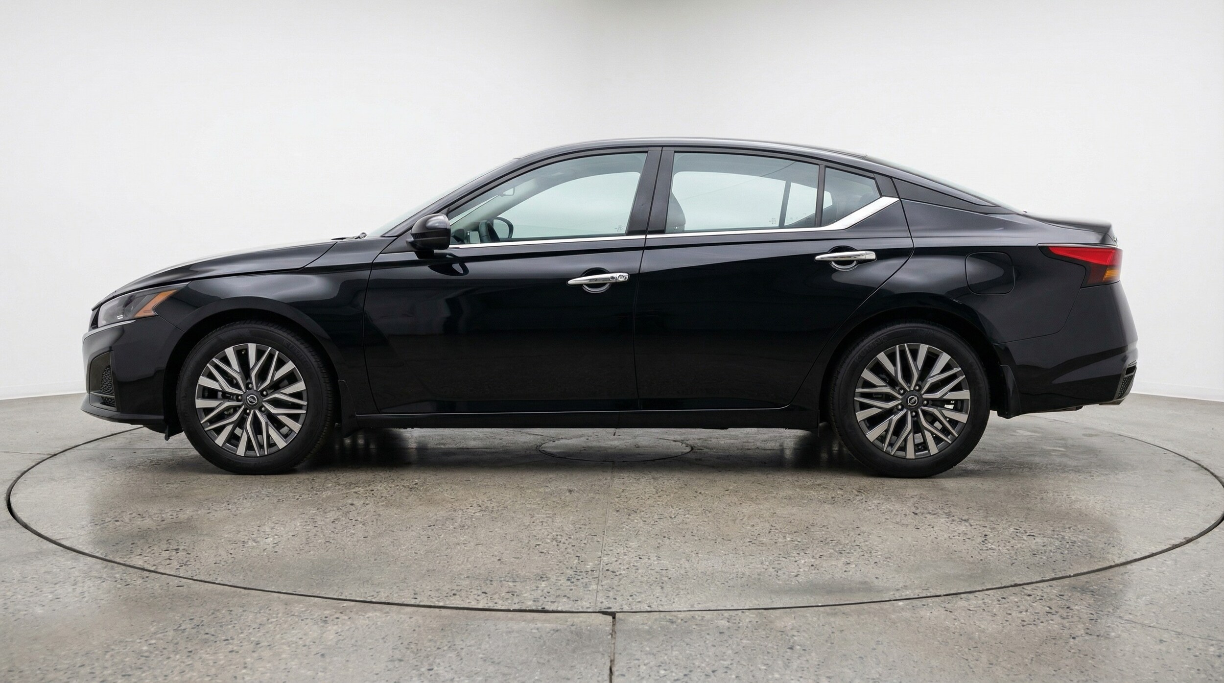 Thumbnail: 2025 Nissan Altima - 4