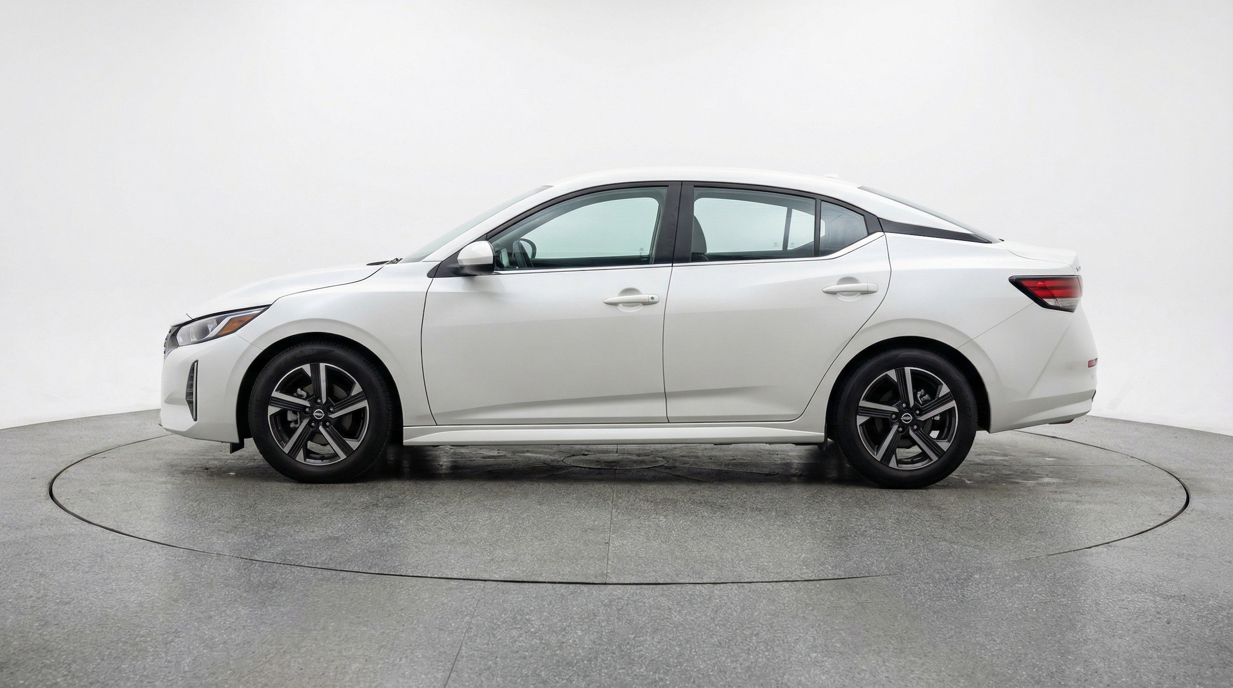 Thumbnail: 2025 Nissan Sentra - 5