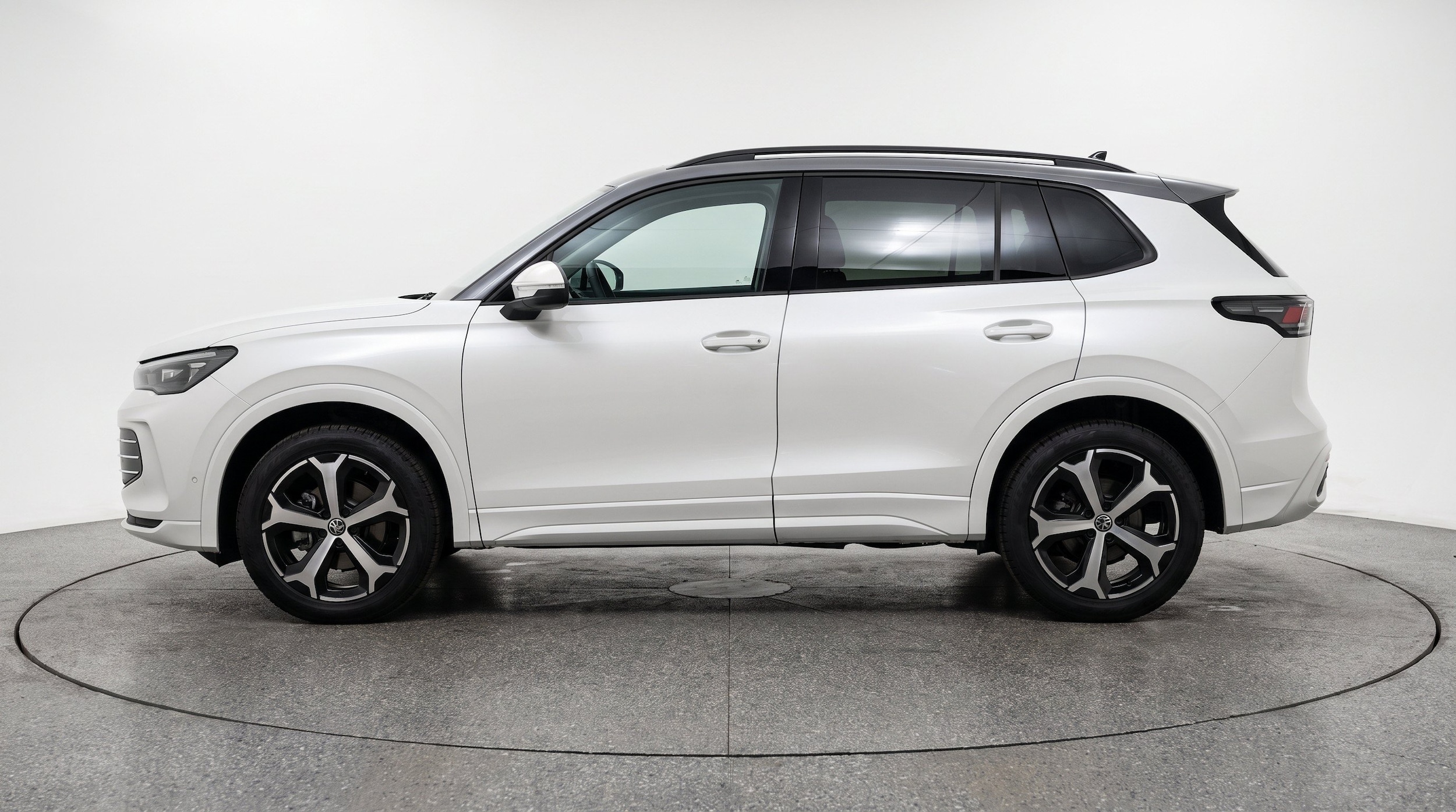 Thumbnail: 2026 Volkswagen Tiguan - 5