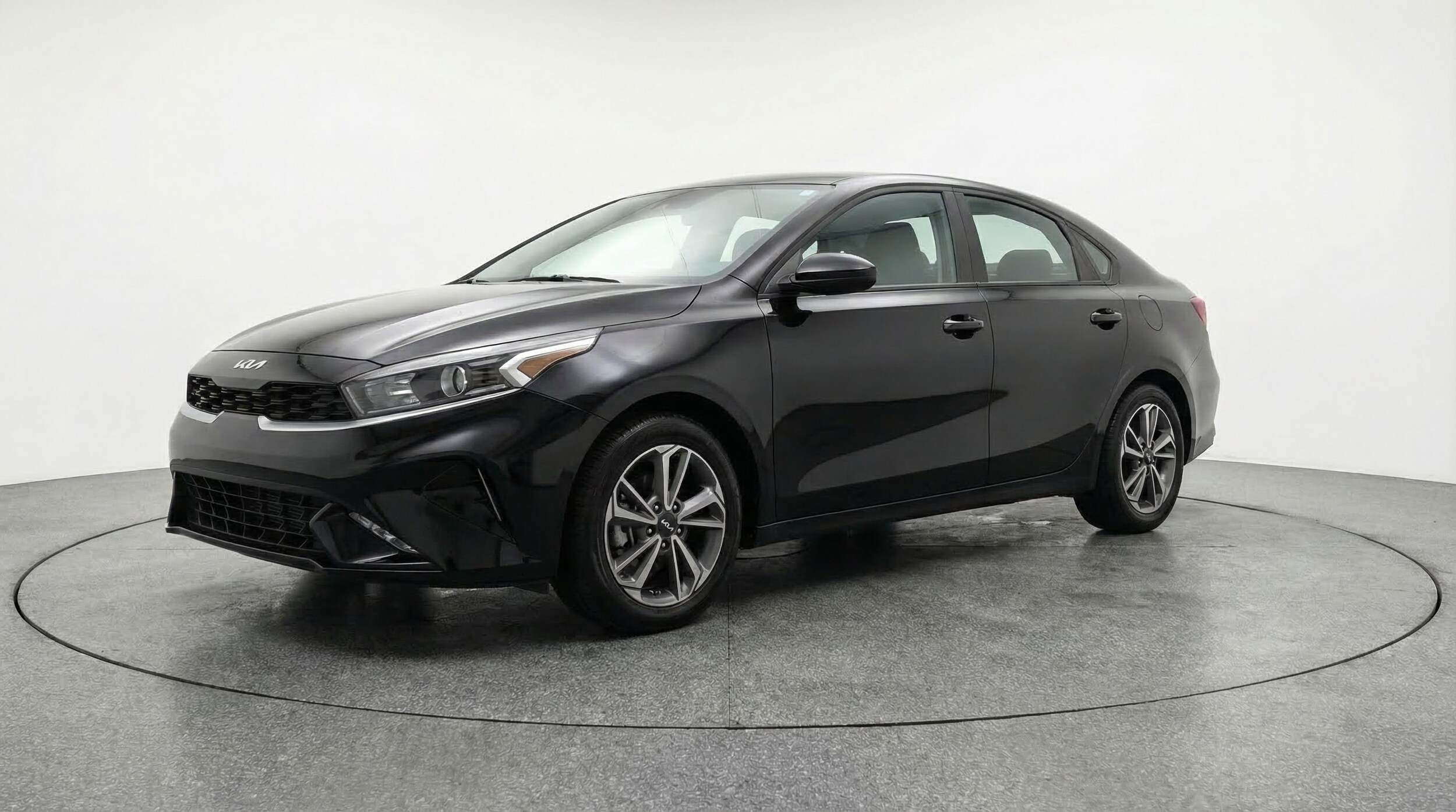 Thumbnail: 2024 Kia Forte - 3