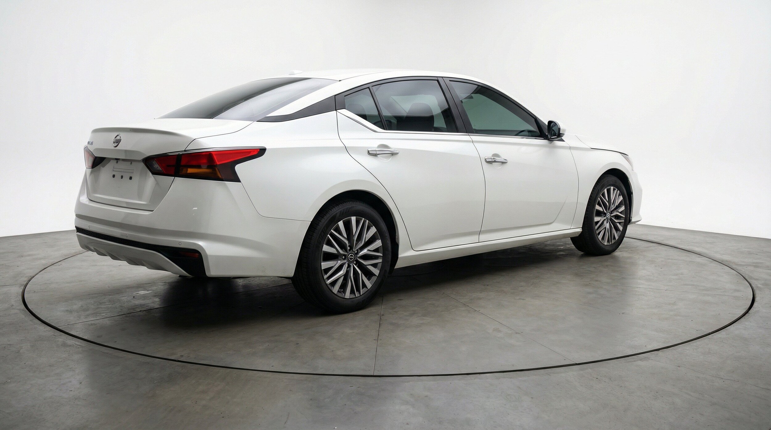 Thumbnail: 2025 Nissan Altima - 9