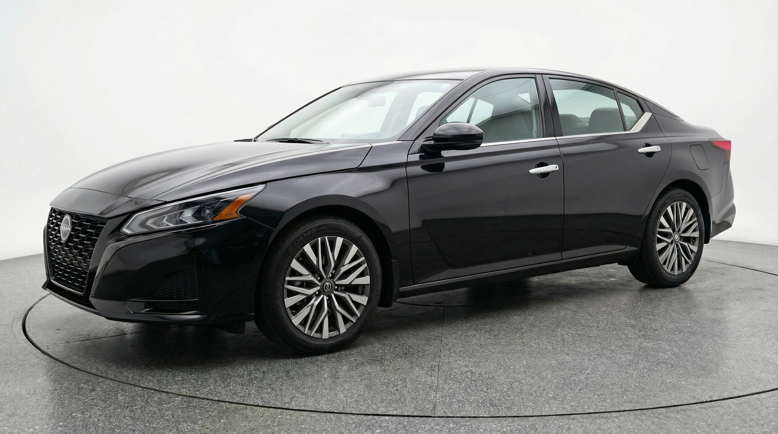 Thumbnail: 2025 Nissan Altima - 3