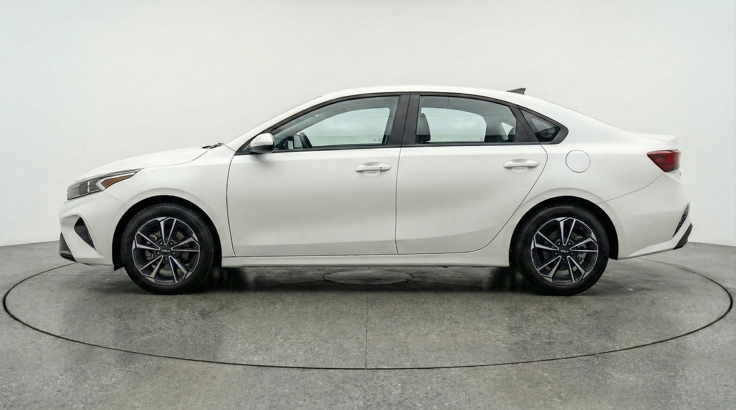 Thumbnail: 2024 Kia Forte - 5