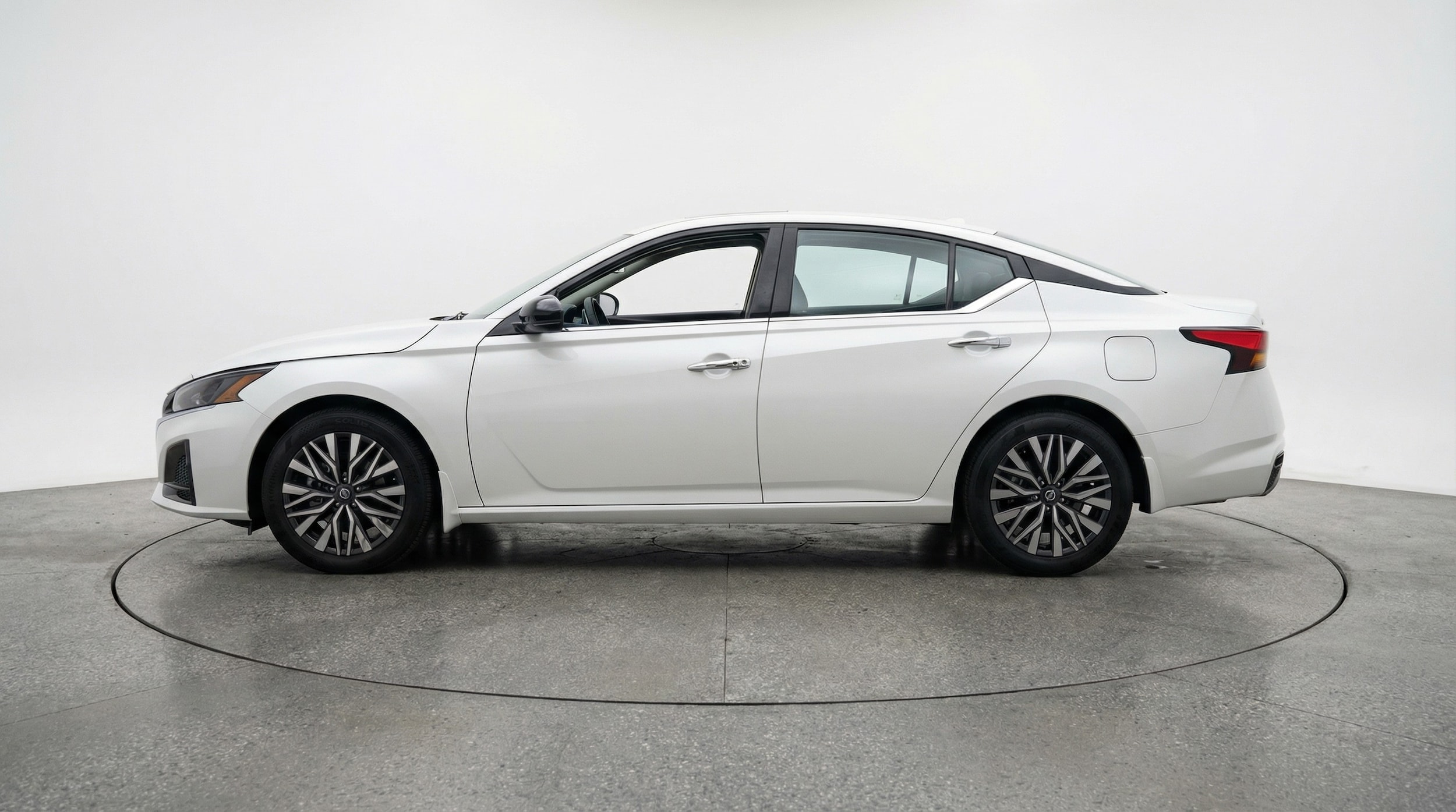 Thumbnail: 2025 Nissan Altima - 4