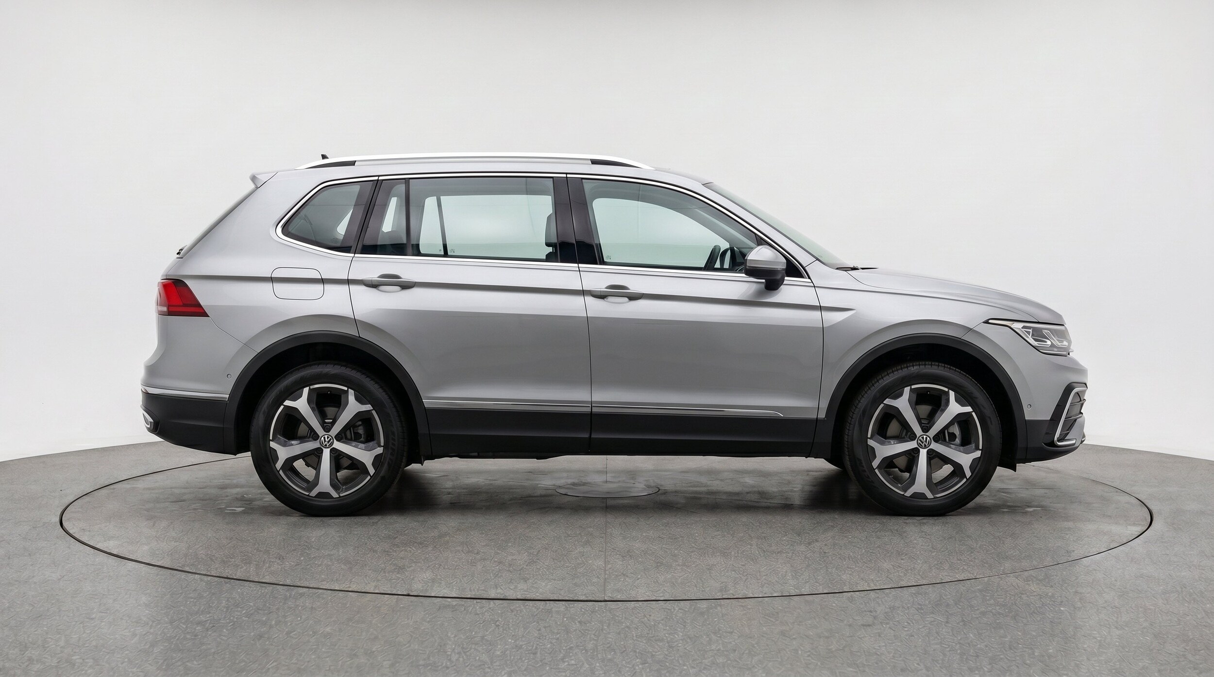 Thumbnail: 2026 Volkswagen Tiguan - 11