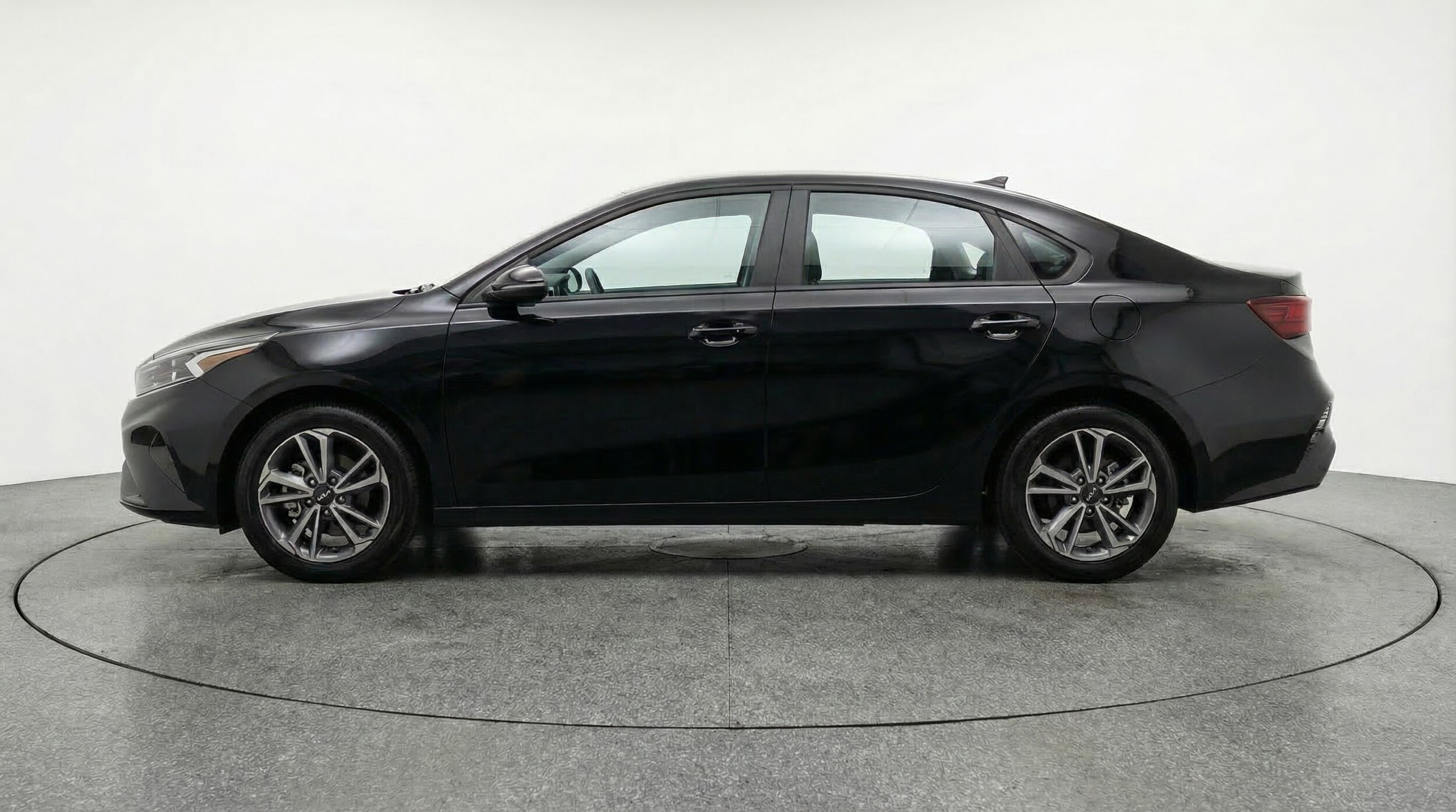 Thumbnail: 2024 Kia Forte - 4