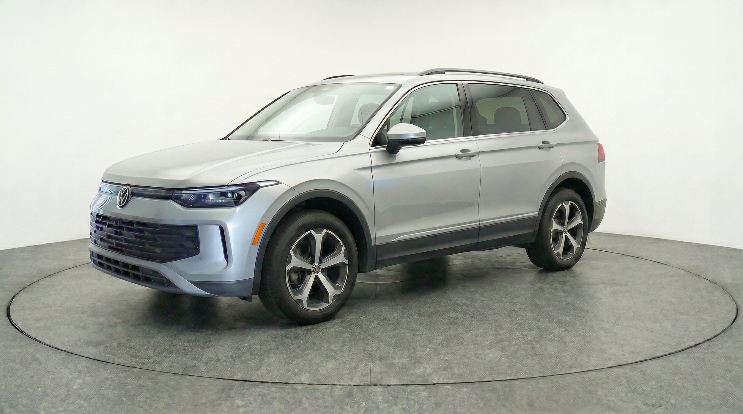 Thumbnail: 2026 Volkswagen Tiguan - 3