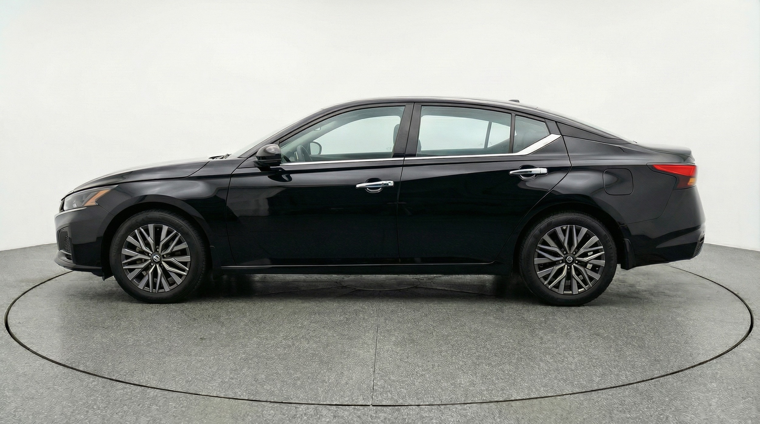 Thumbnail: 2025 Nissan Altima - 4