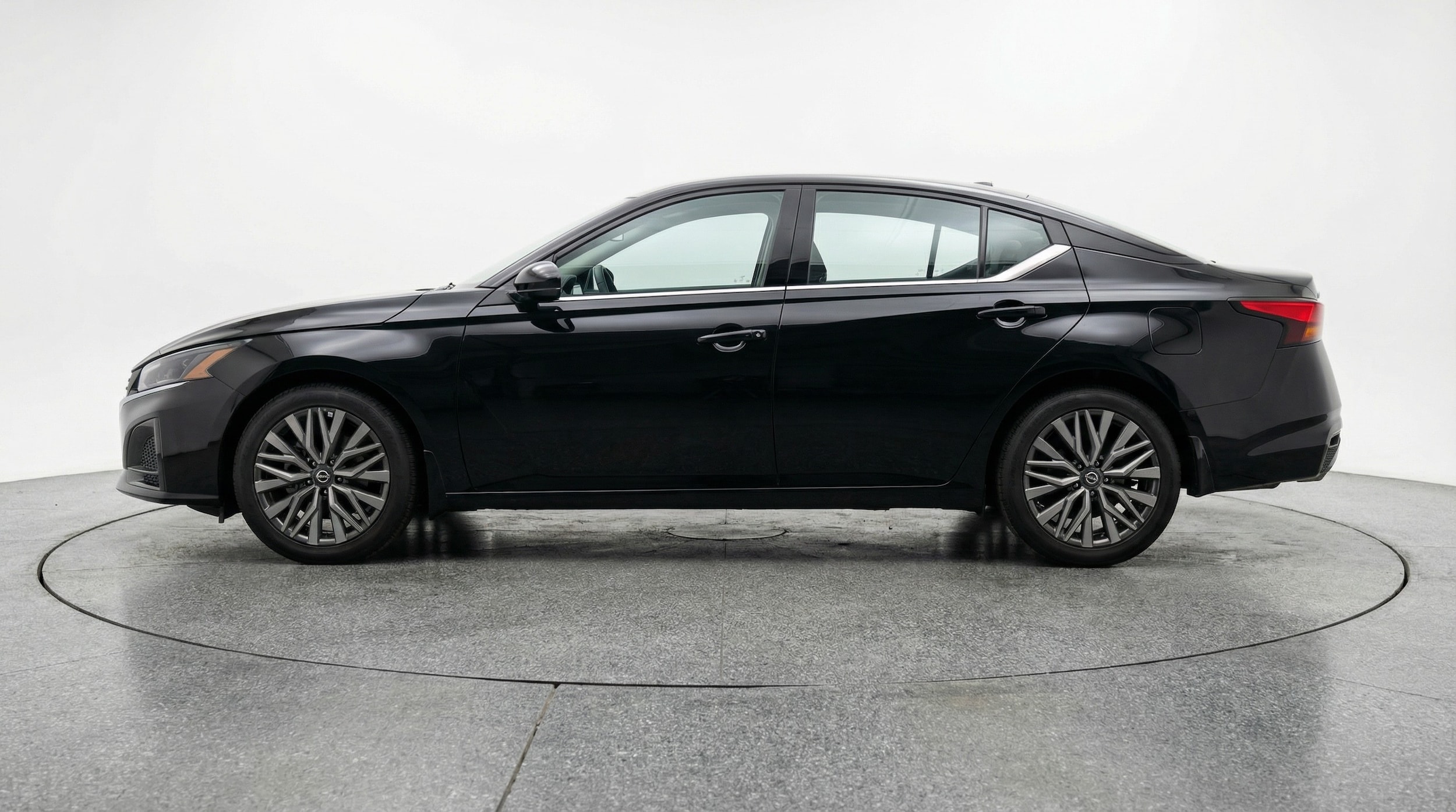 Thumbnail: 2025 Nissan Altima - 4