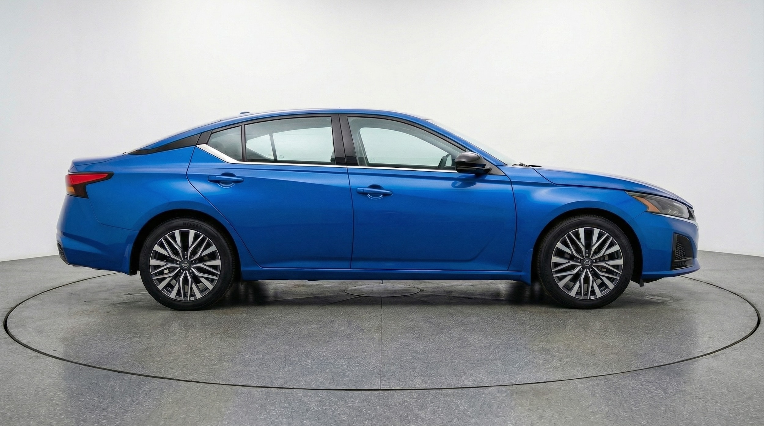 Thumbnail: 2025 Nissan Altima - 8