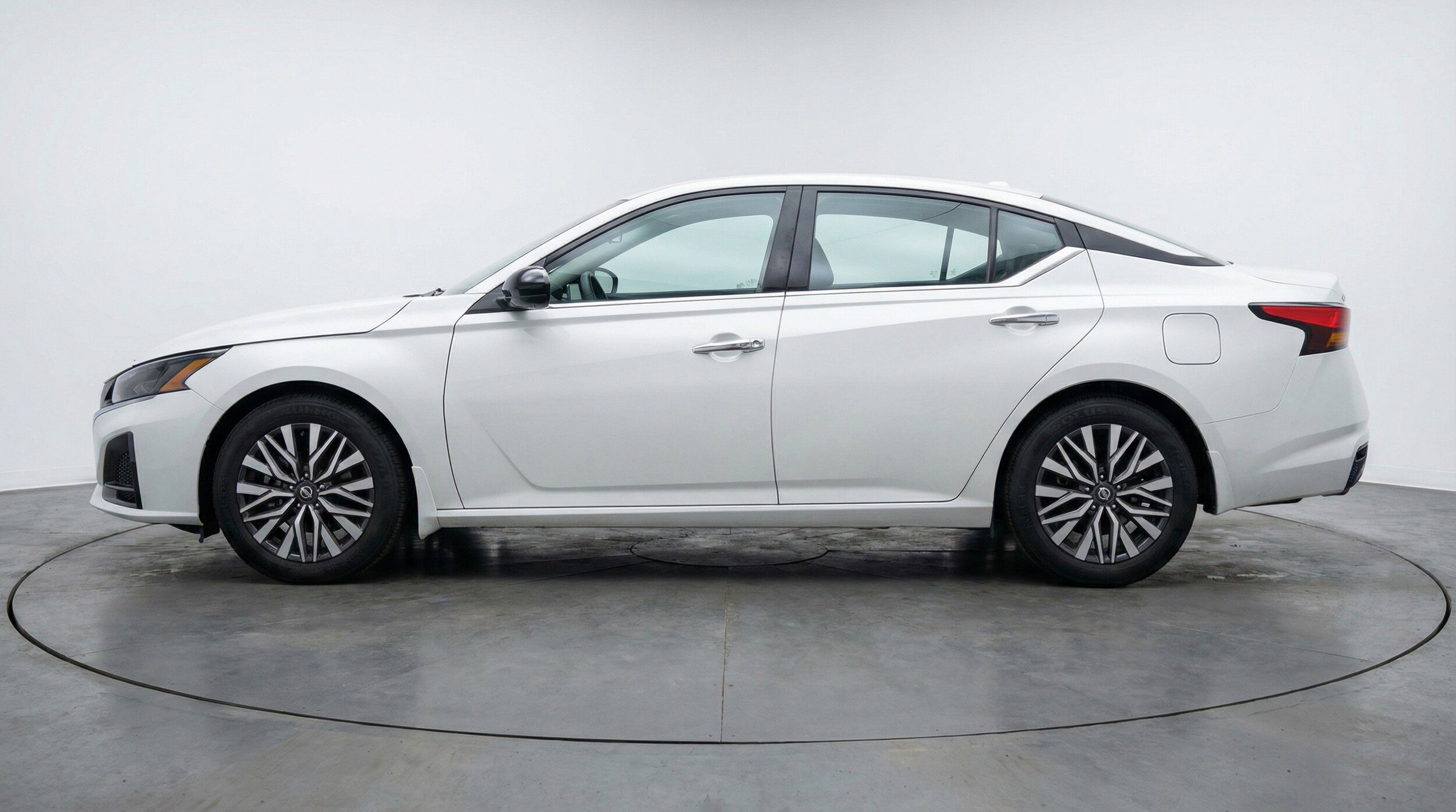 Thumbnail: 2025 Nissan Altima - 5