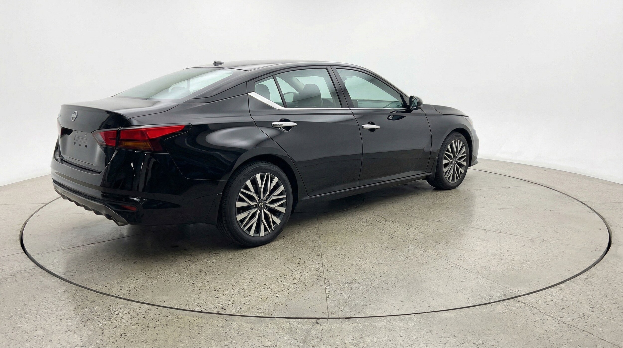 Thumbnail: 2025 Nissan Altima - 9