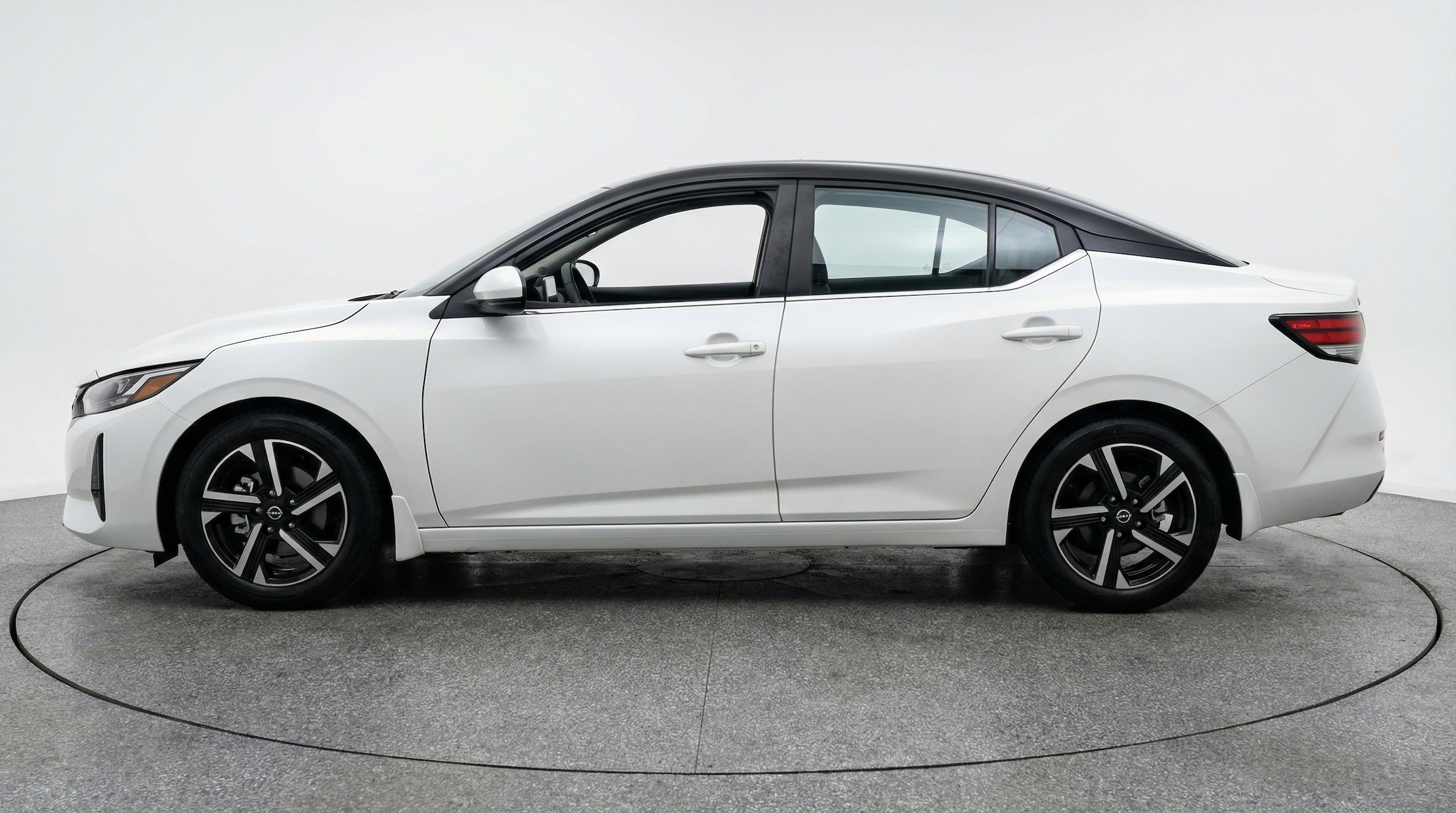 Thumbnail: 2025 Nissan Sentra - 5