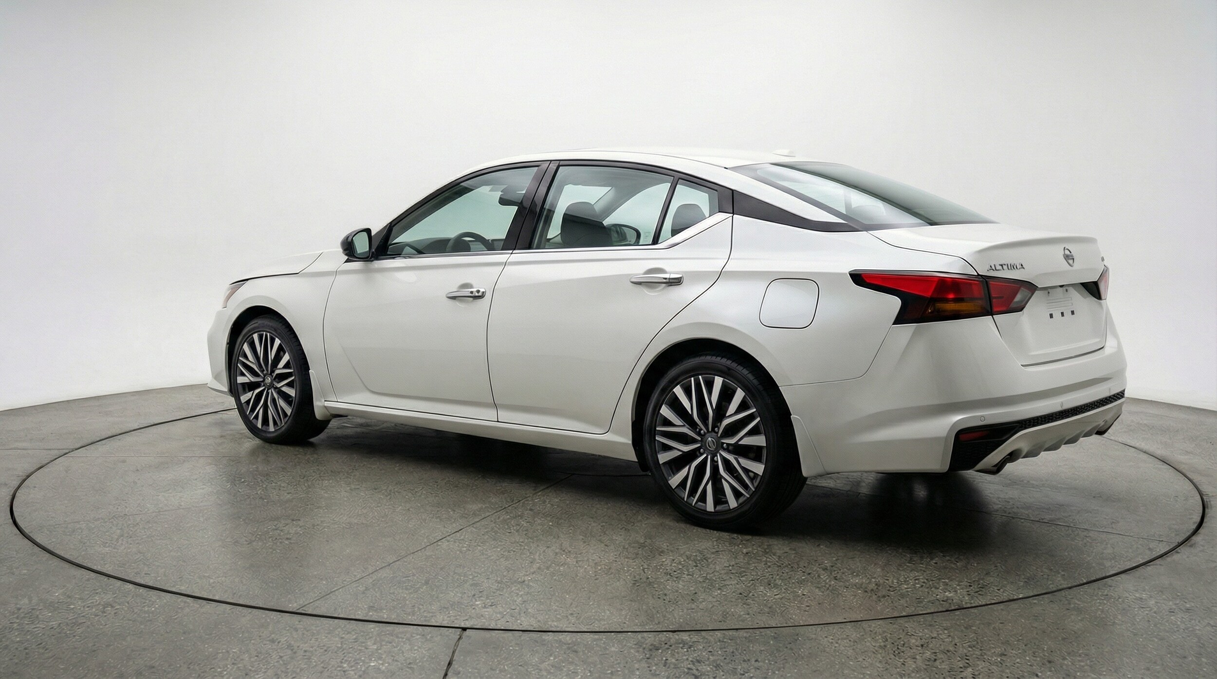 Thumbnail: 2025 Nissan Altima - 5