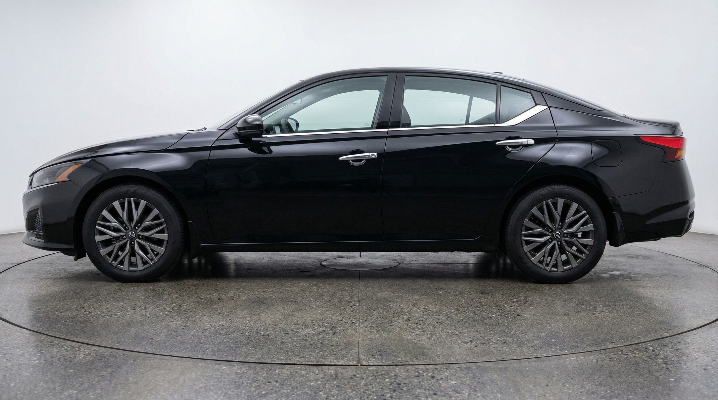 Thumbnail: 2025 Nissan Altima - 4