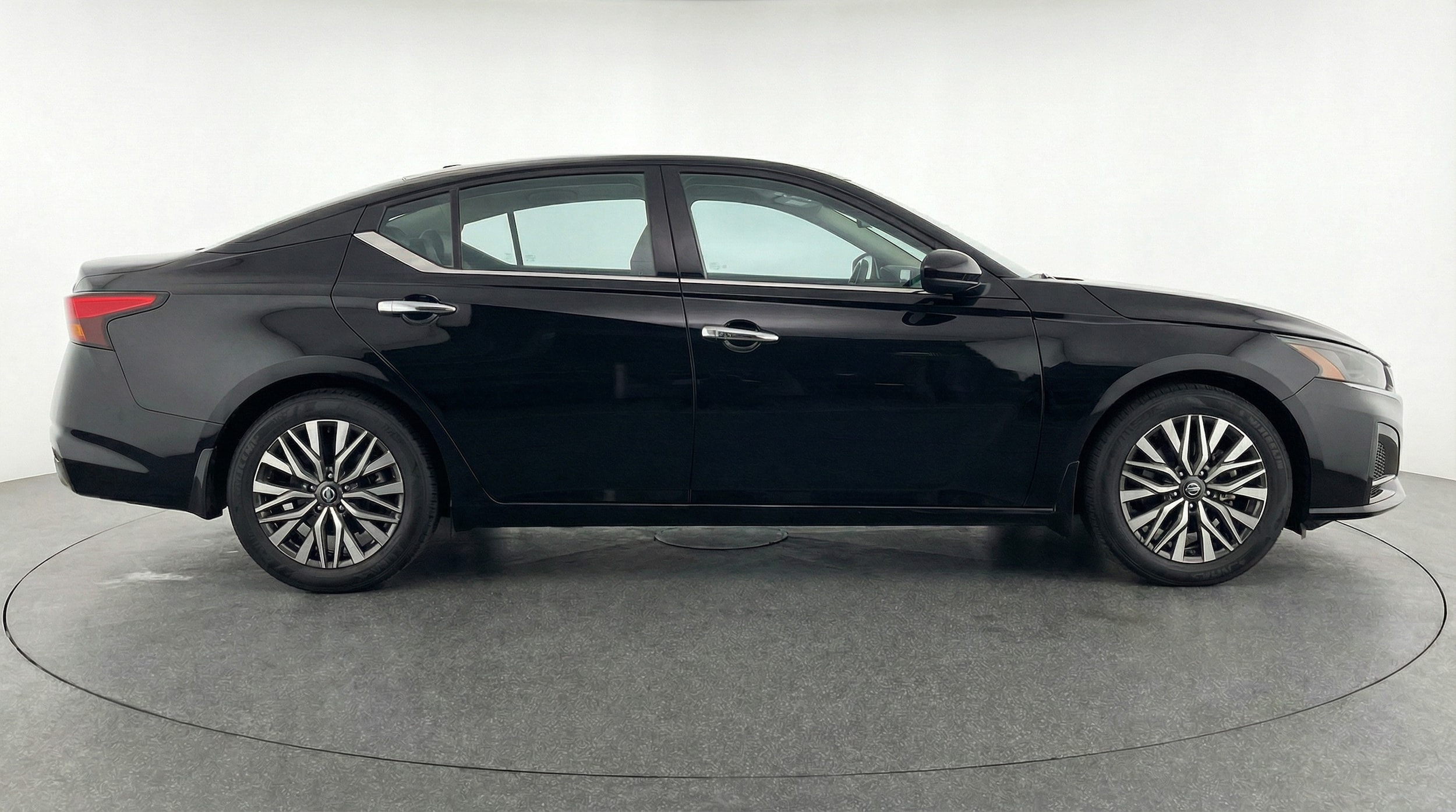 Thumbnail: 2025 Nissan Altima - 8