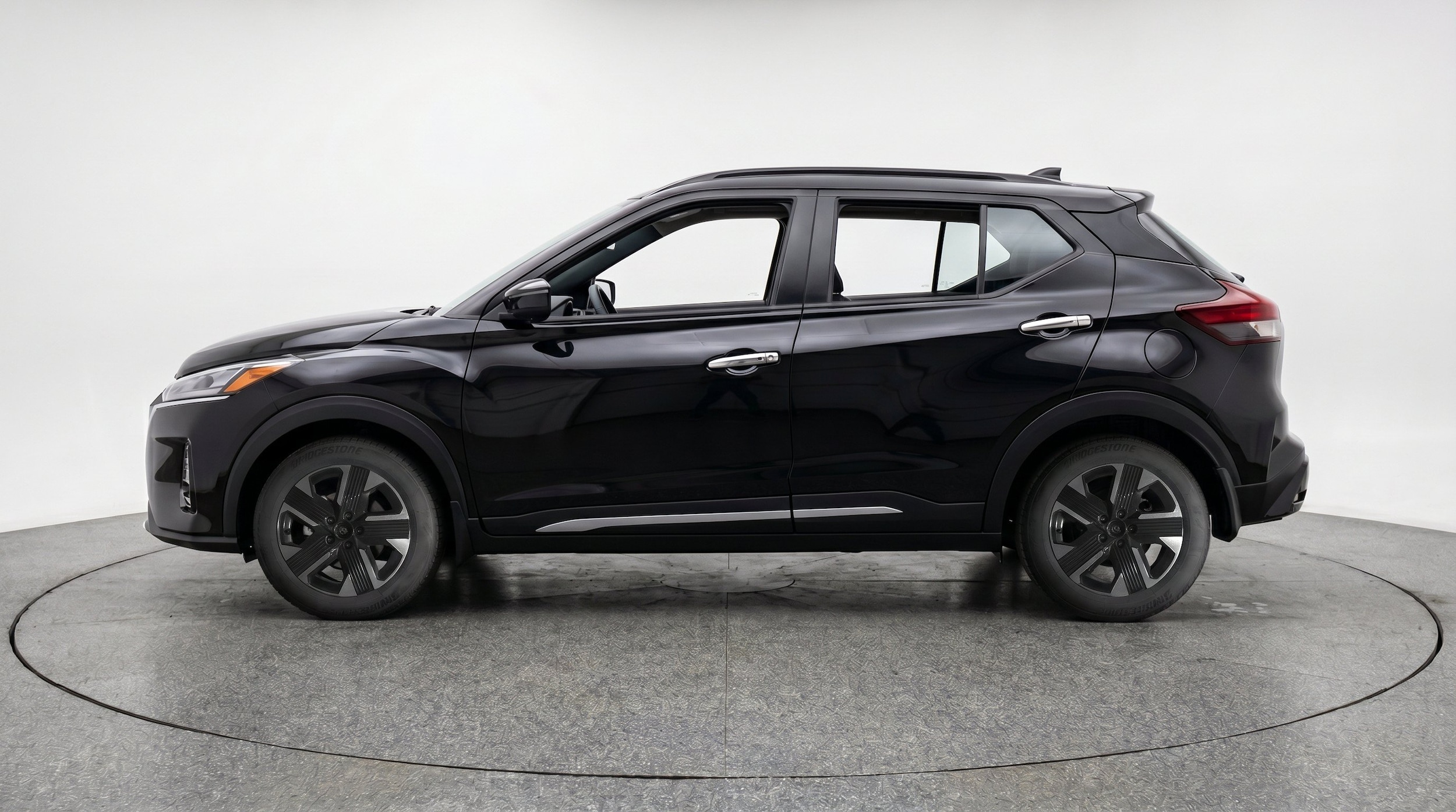 Thumbnail: 2026 Nissan Kicks - 5