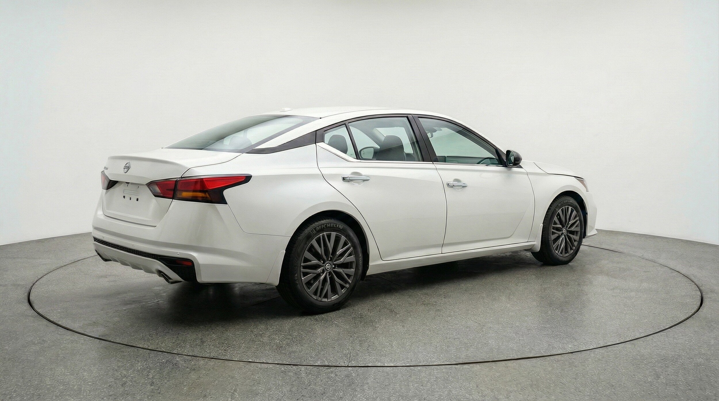 Thumbnail: 2025 Nissan Altima - 9